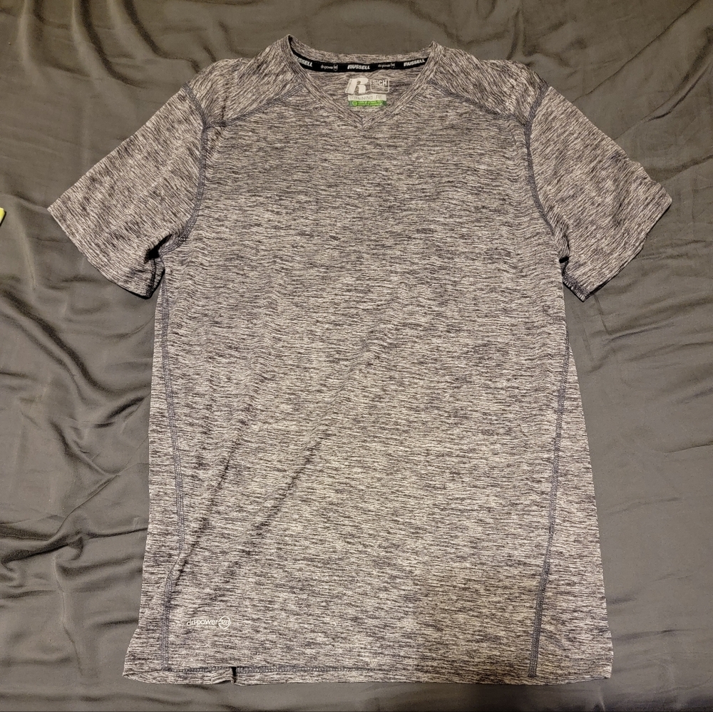 Russell v-neck tshirt